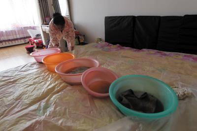 广河楼上漏水，住户失联，小区没物管，业主维权难！律师来支招……